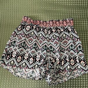 Justice Black and White Geometric Print Shorts